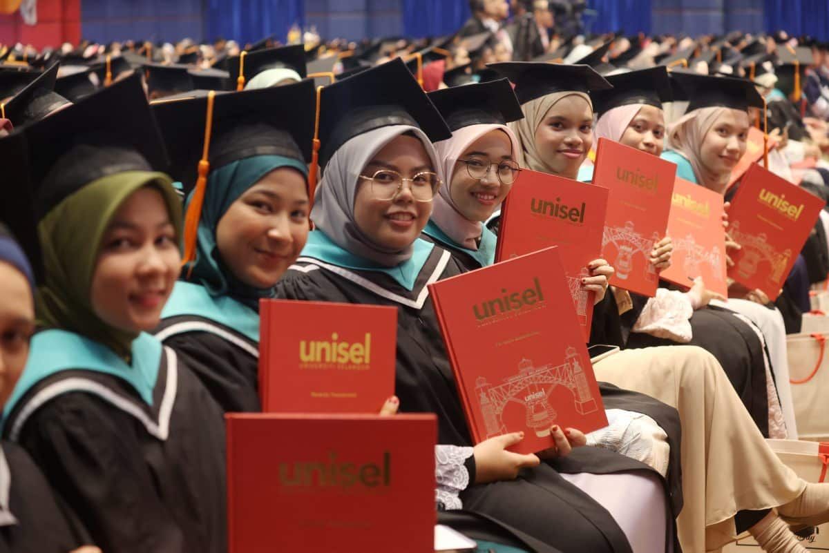 Bantuan yuran asas universiti kini dibuka, bantu ringankan beban pelajar