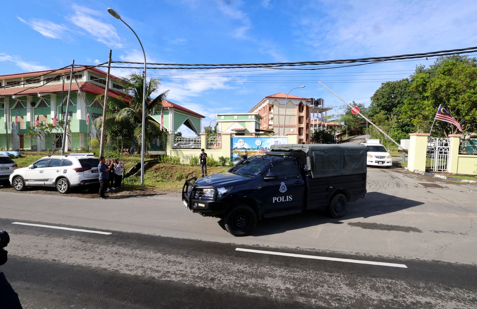 Insiden kedua pelajar terjatuh: Peguam desak siasatan menyeluruh
