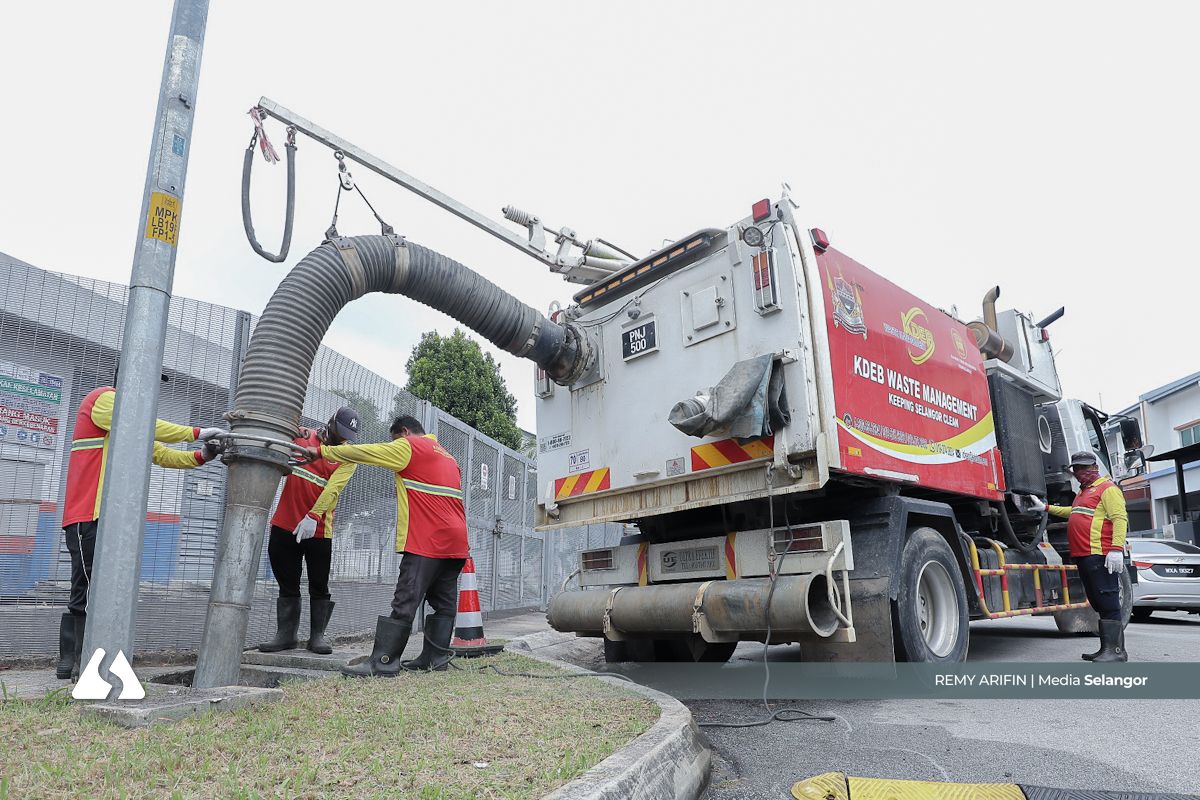 KDEBWM perkemas kutipan sampah, guna 151 lori kompaktor di PJ, Subang Jaya