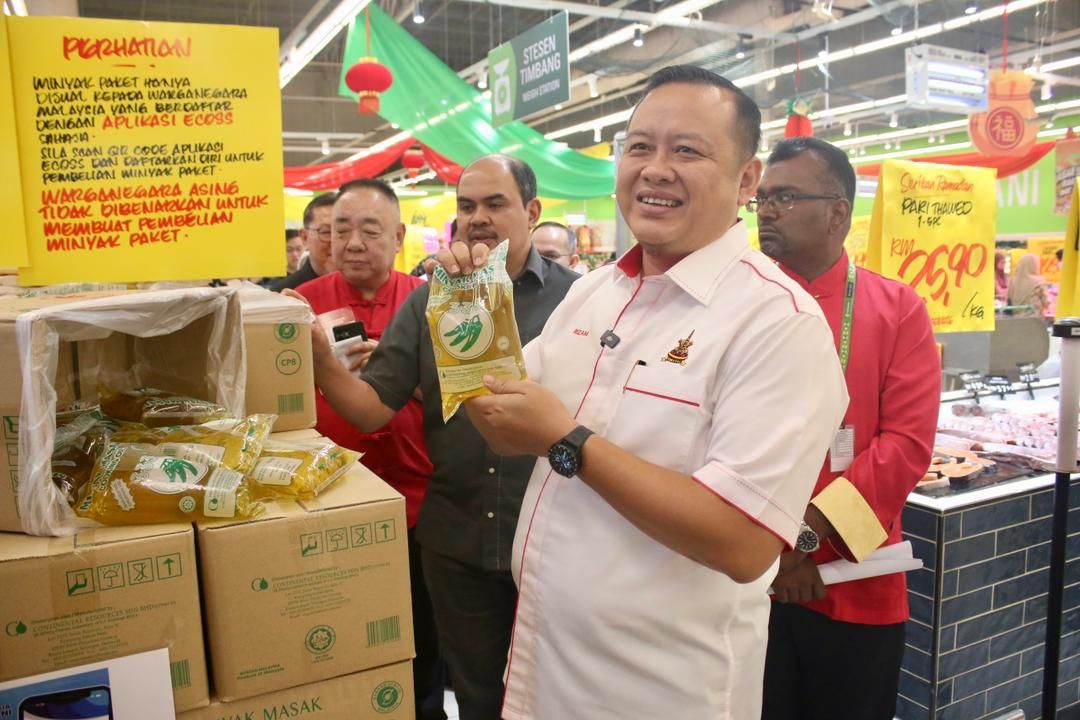 Tahun Baharu Cina: 15 barang harga terkawal, diskaun Jualan Rahmah hingga 30 peratus - KPDN