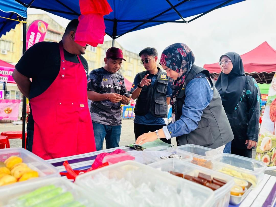 230 peniaga bazar Ramadan Klang diperiksa dalam operasi bersepadu