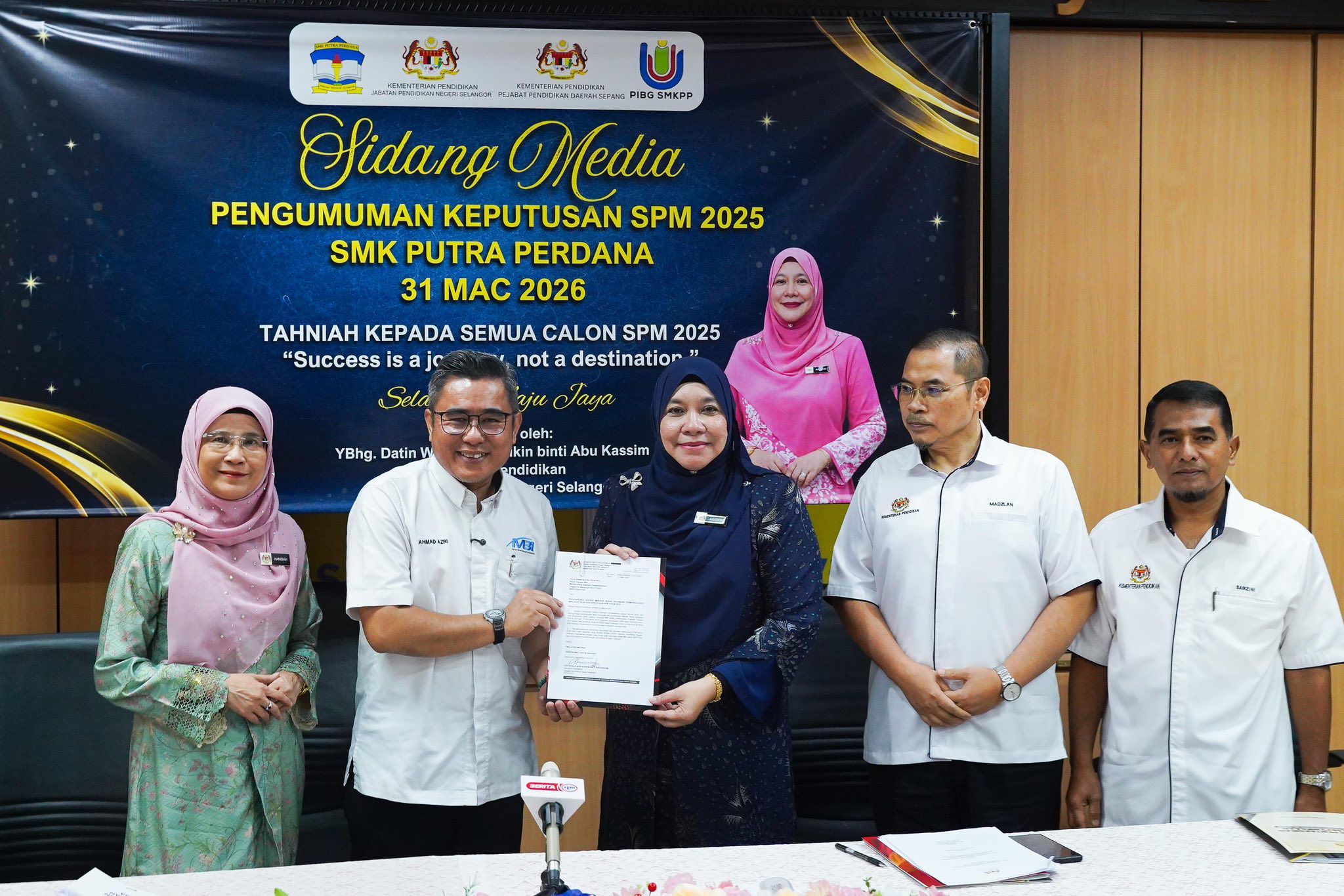 SPM 2025: Tiga pelajar OKU Selangor raih semua A