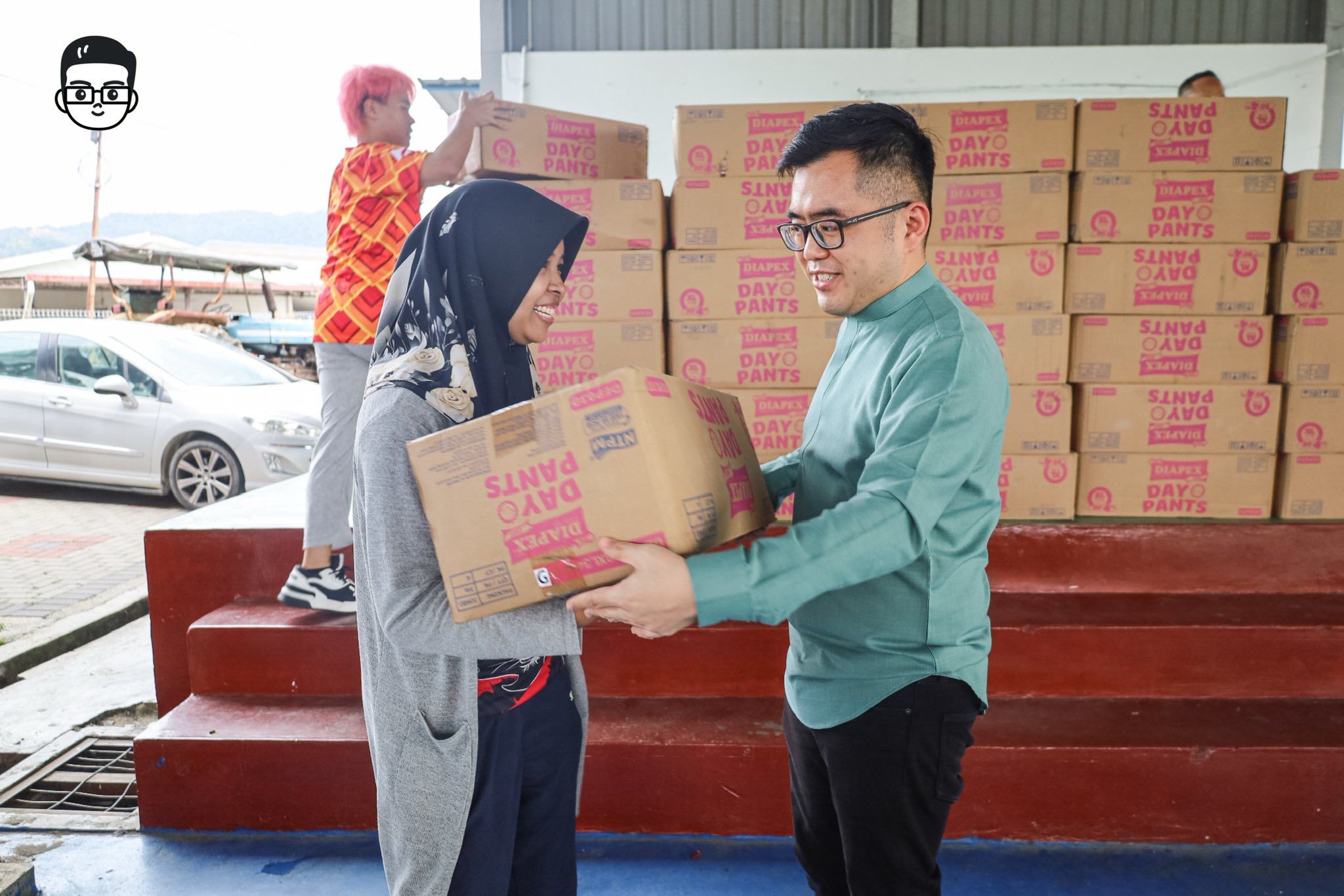 Nearly 100 Rawang families receive free baby nappies, helping to ease living costs