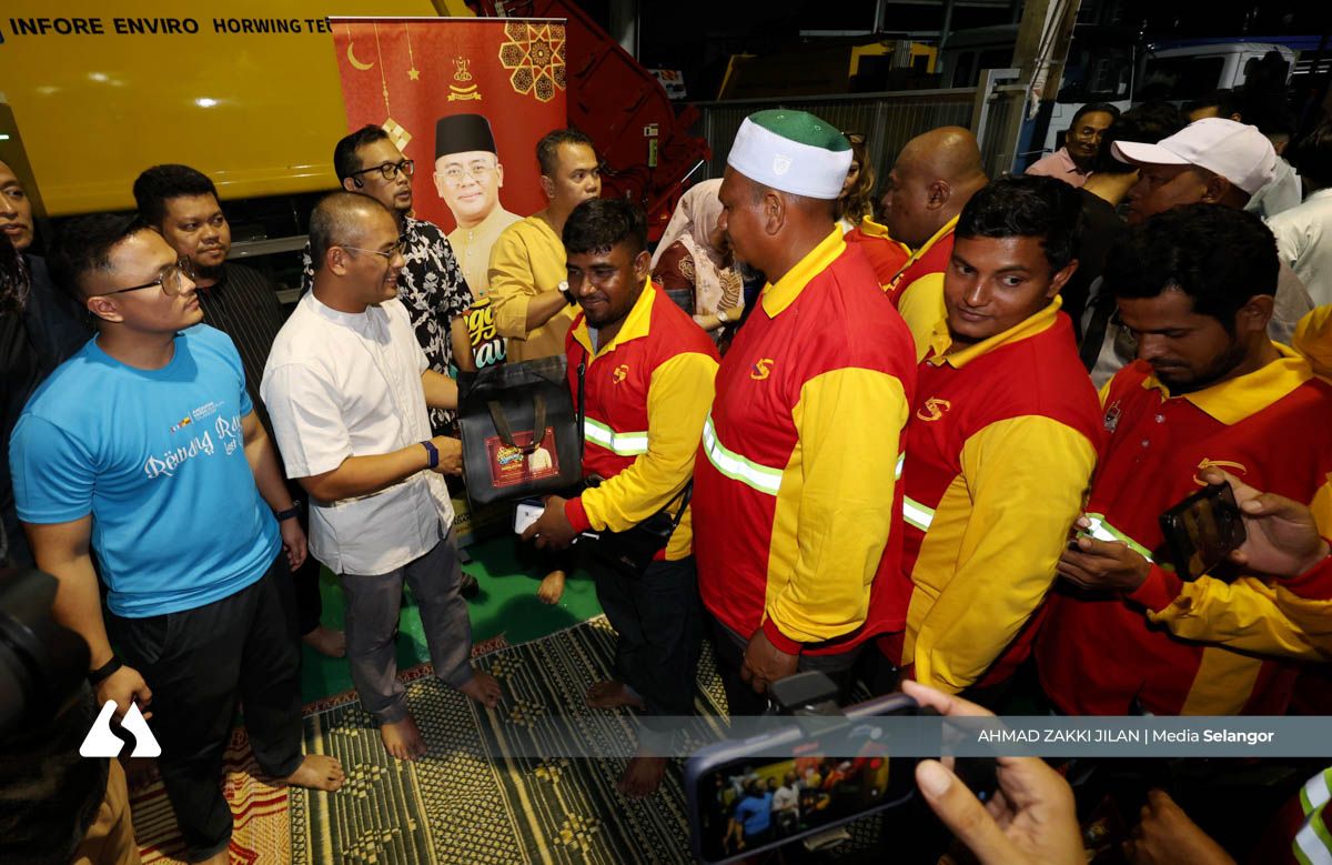 MB santuni petugas Aidilfitri, singgah enam agensi hargai barisan hadapan
