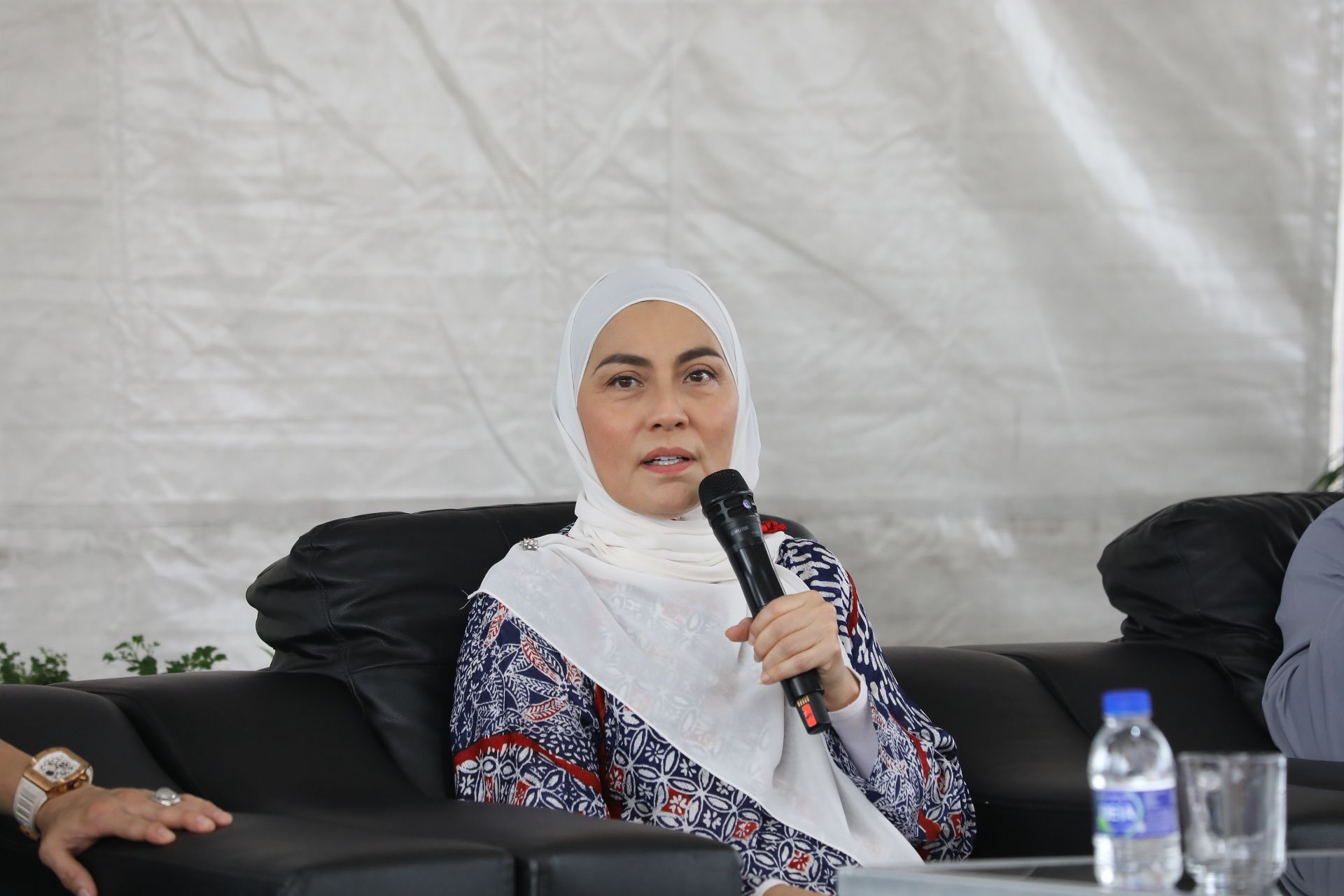 Meski beza agama, keluarga teguh bersama Angeline Tan