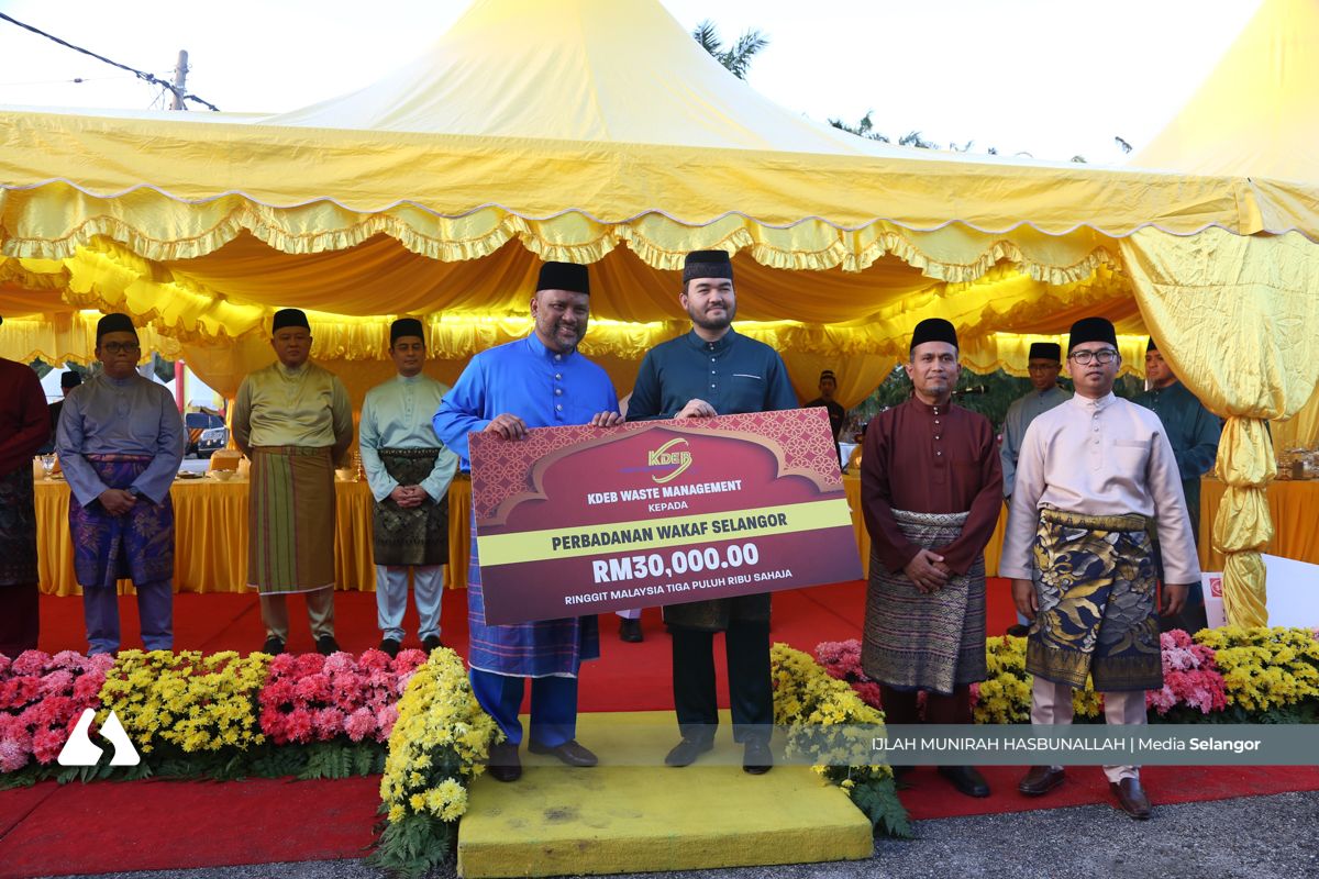 RMS berkenan sampaikan sumbangan Aidilfitri kepada 623 asnaf Sabak Bernam