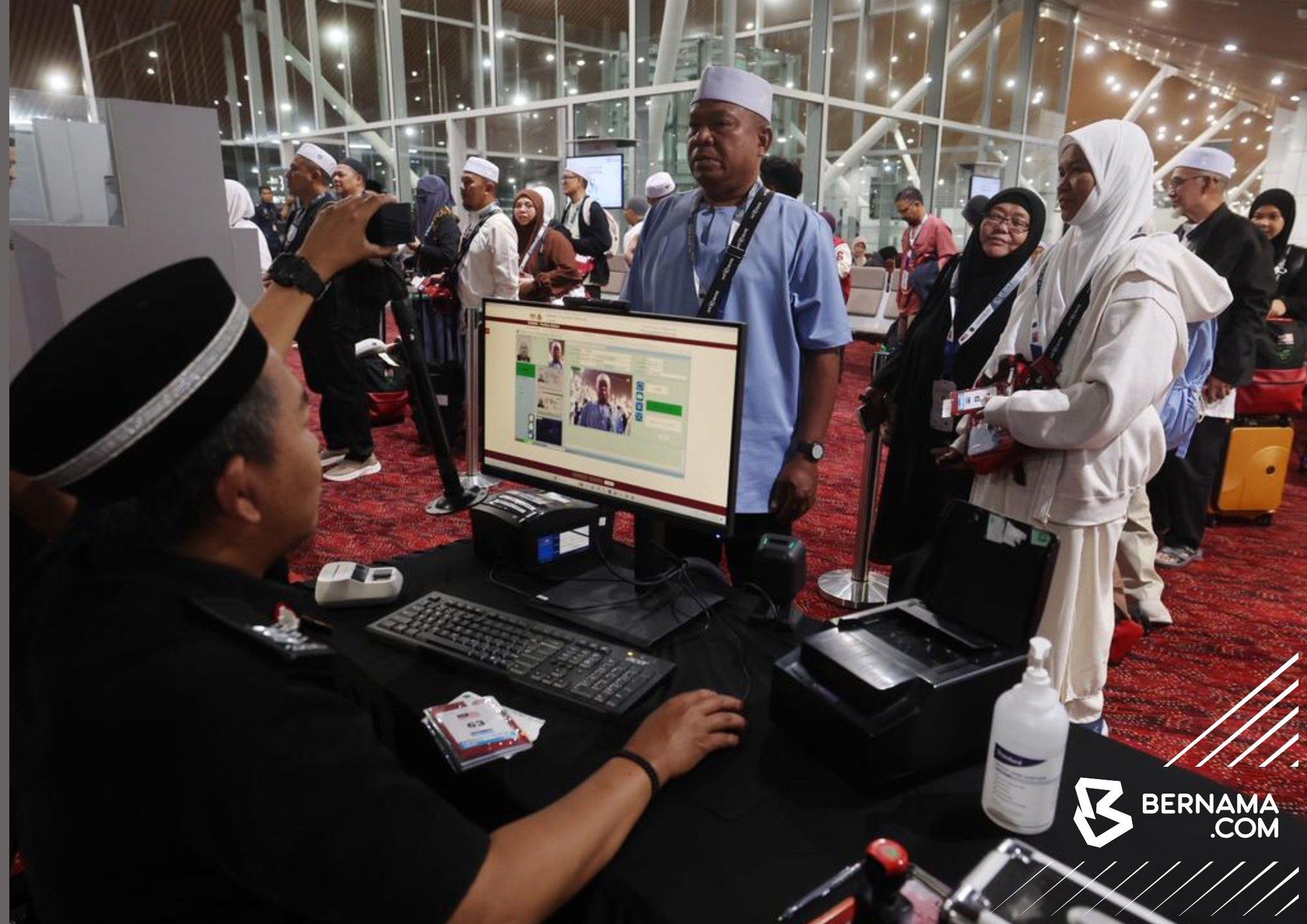 Kumpulan pertama jemaah haji Malaysia berlepas ke Tanah Suci