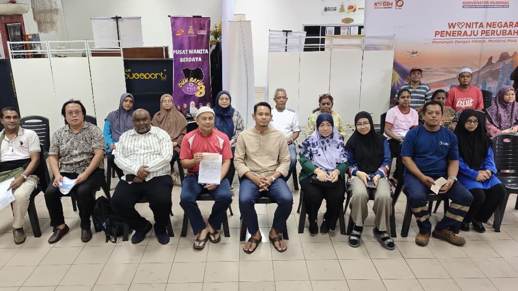 பத்து தீகா தொகுதியில் 19 மாணவர்களுக்குப் பல்கலைக்கழக நுழைவுக்கான உதவி நிதி வழங்கப்பட்டது