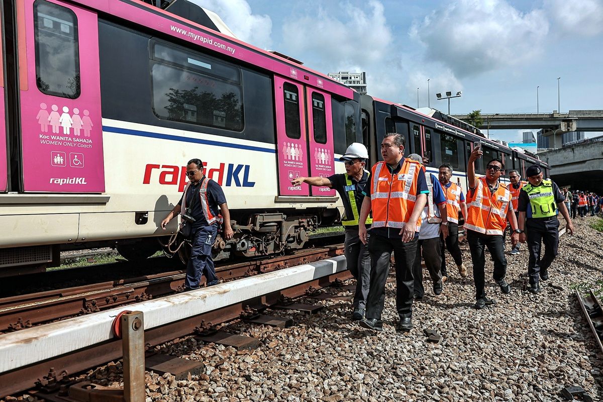 LRT tergelincir, menteri jangka operasi tren kembali Rabu depan