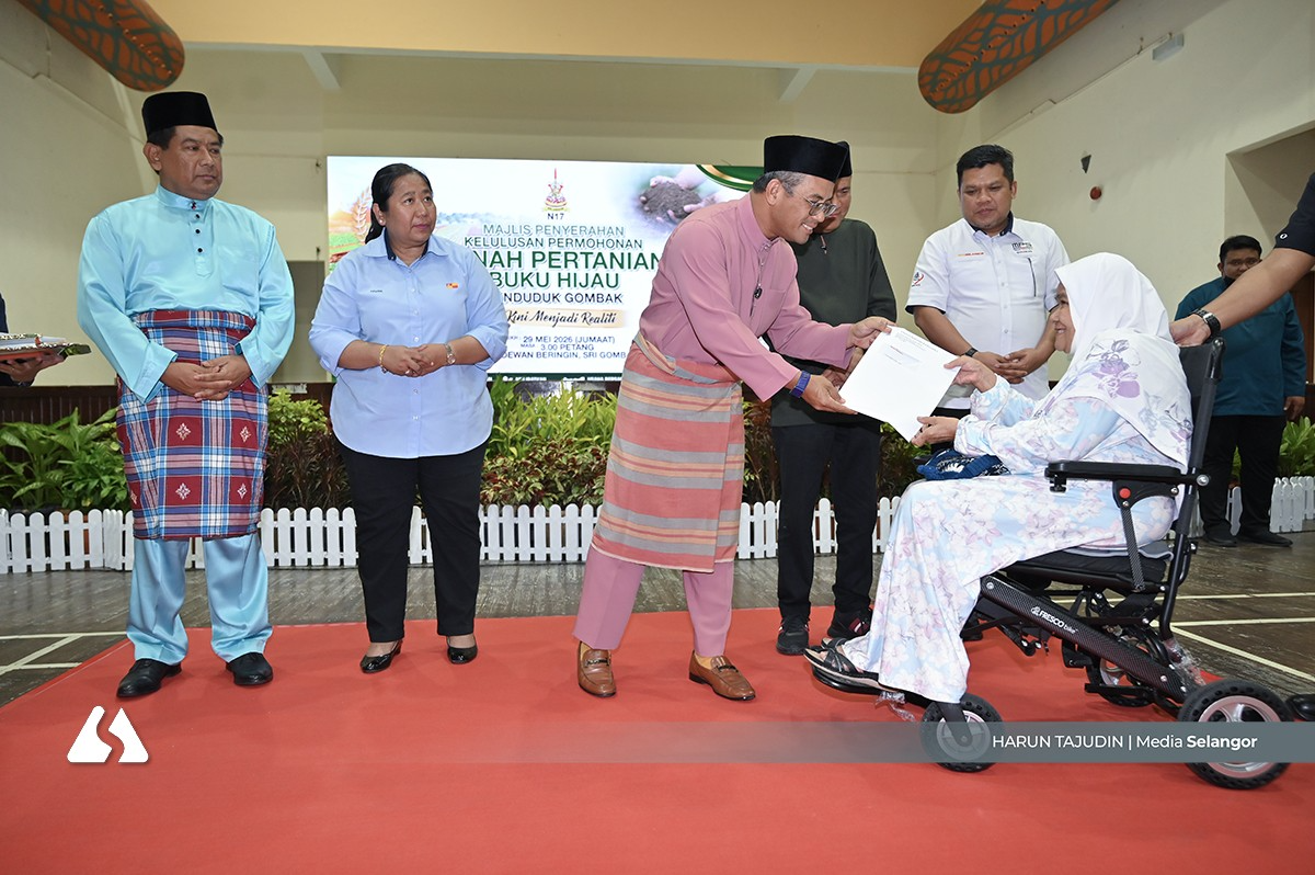 Selepas lima dekad, 161 peserta tanah Buku Hijau terima pemilikan sah