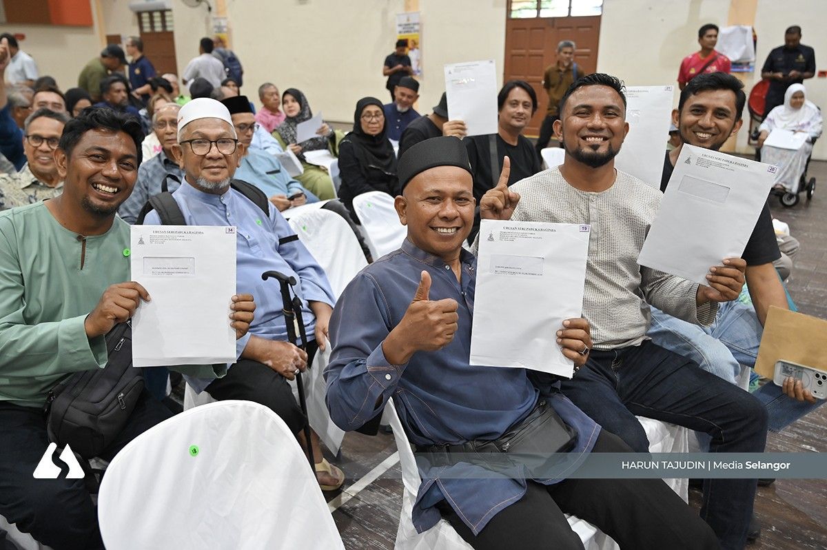 Selepas lima dekad, 161 peserta tanah Buku Hijau terima pemilikan sah