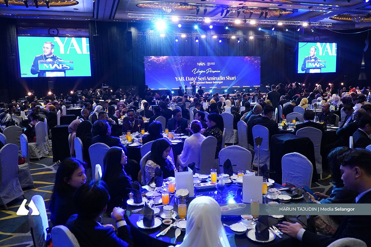 Kontrak tamat bukan noktah, Bakeri Yana bangkit dengan donat