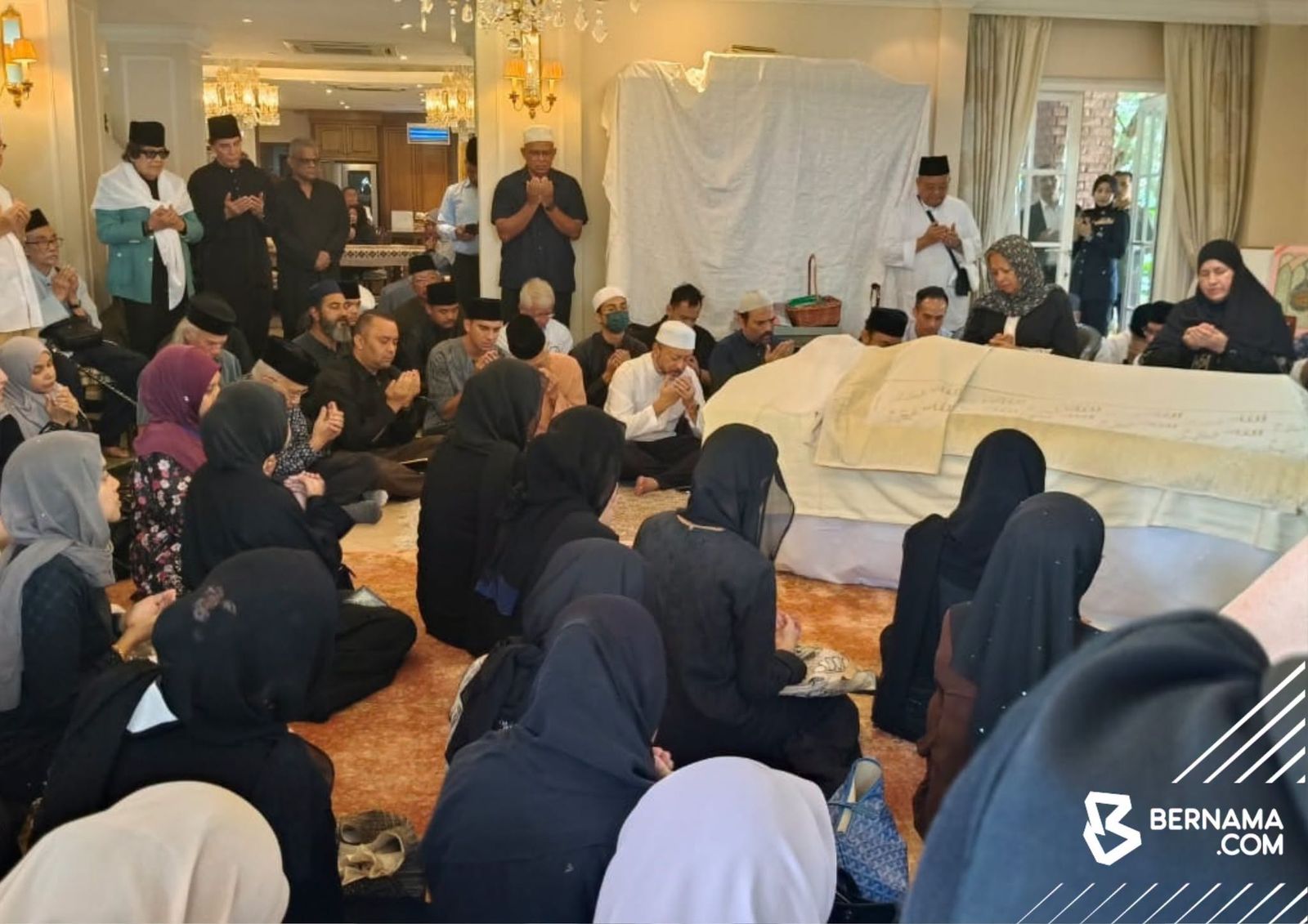 Tun Dr Siti Hasmah dikebumi bersebelahan pusara Tun Endon di Putrajaya