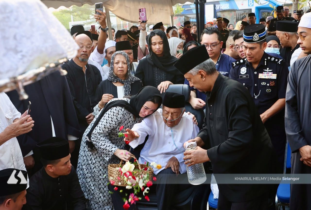 Tun Dr Siti Hasmah sempat beritahu sudah ‘bersedia’ meninggalkan keluarga