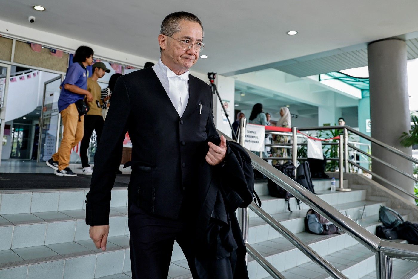 Kes tikam pelajar: Peguam perjelas mengapa remaja dibebaskan tetapi masih ditahan