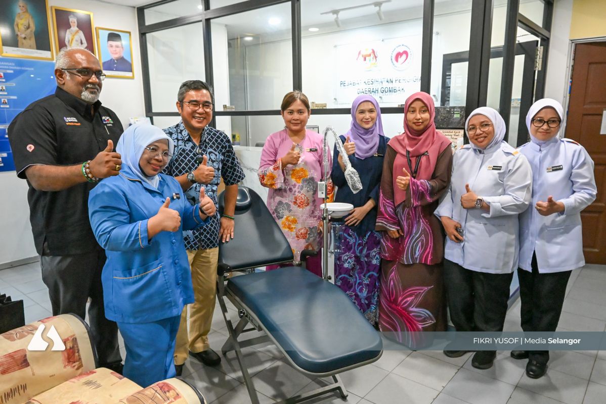 Yayasan MBI sumbang kerusi pergigian mudah alih di Gombak