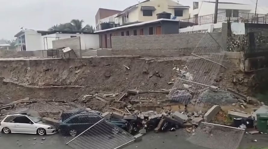 Saksi dengar dentuman kuat sebelum tembok penahan runtuh